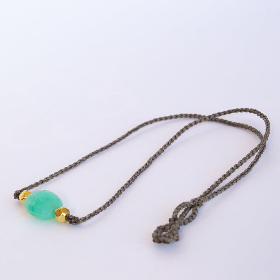 Chrysoprase and wax gold bead choker