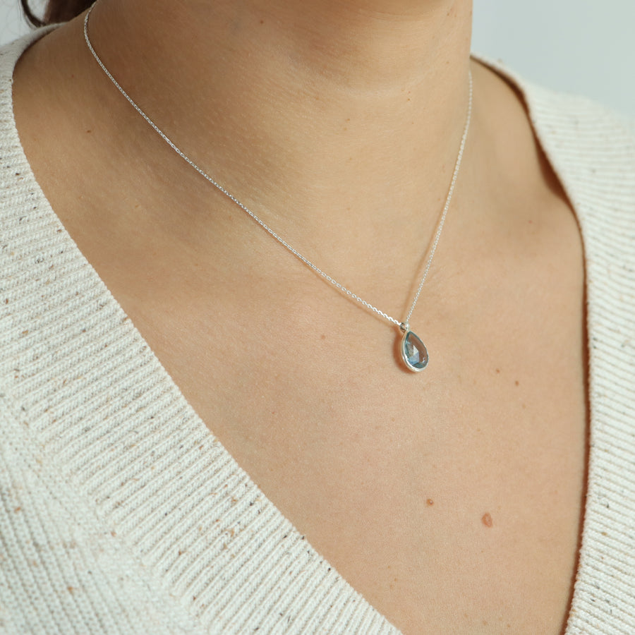 Faceted teardrop aquamarine pendant