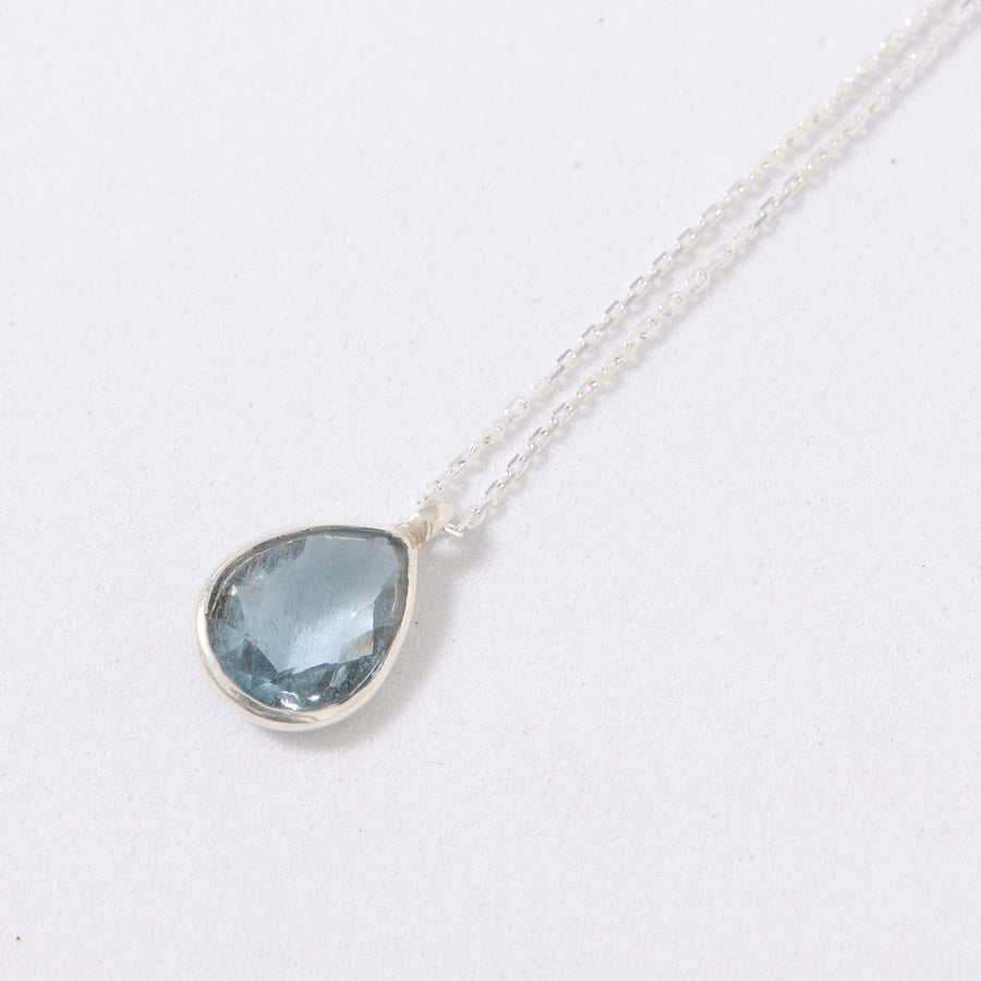Faceted teardrop aquamarine pendant